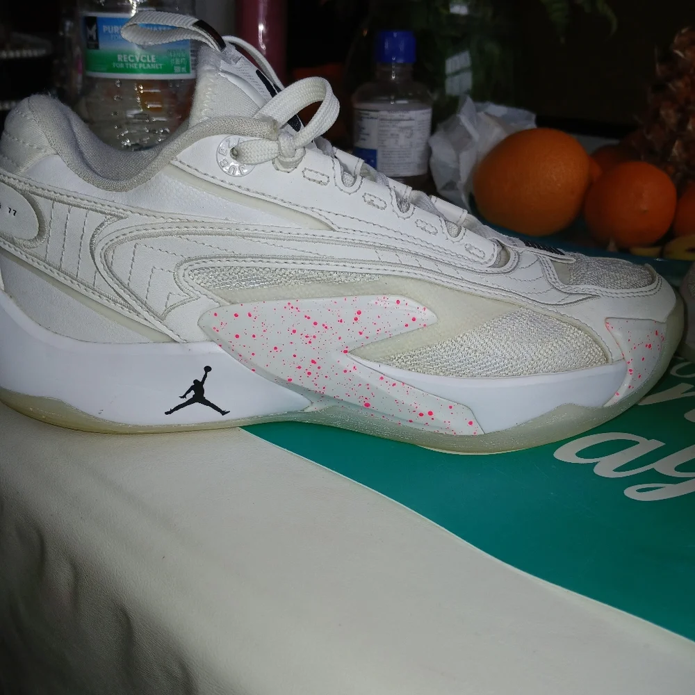 Shoes - Picture 4 of 8